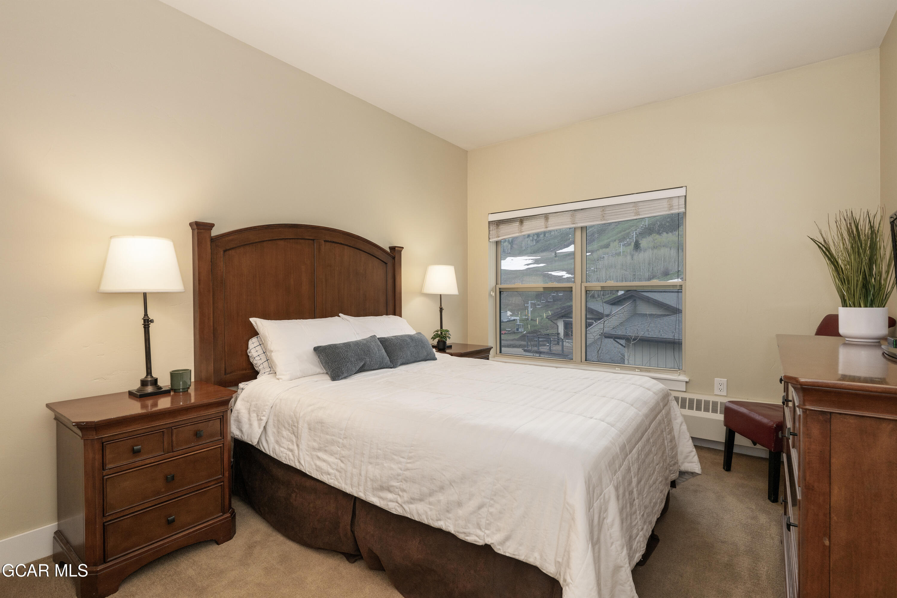 300 BASE CAMP Circle 411