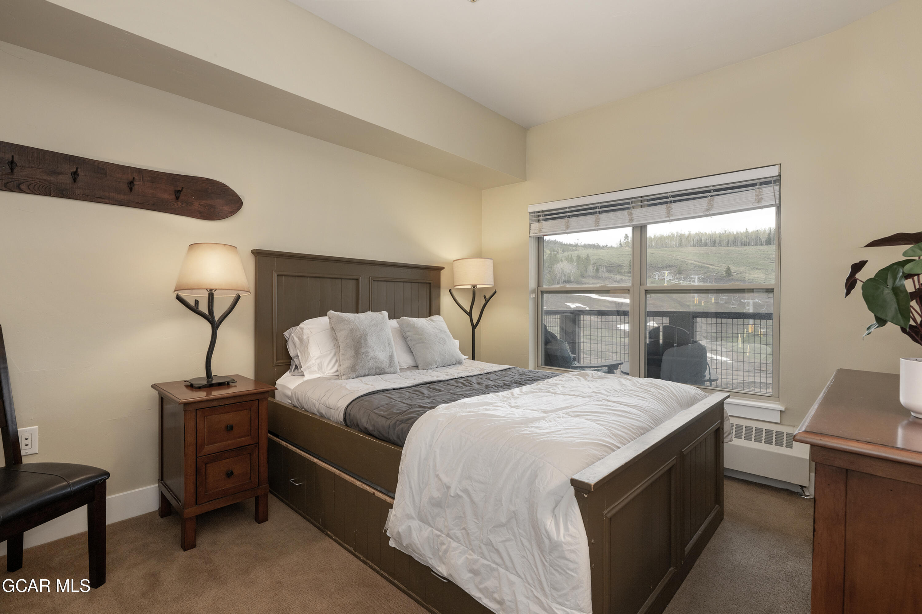 300 BASE CAMP Circle 411