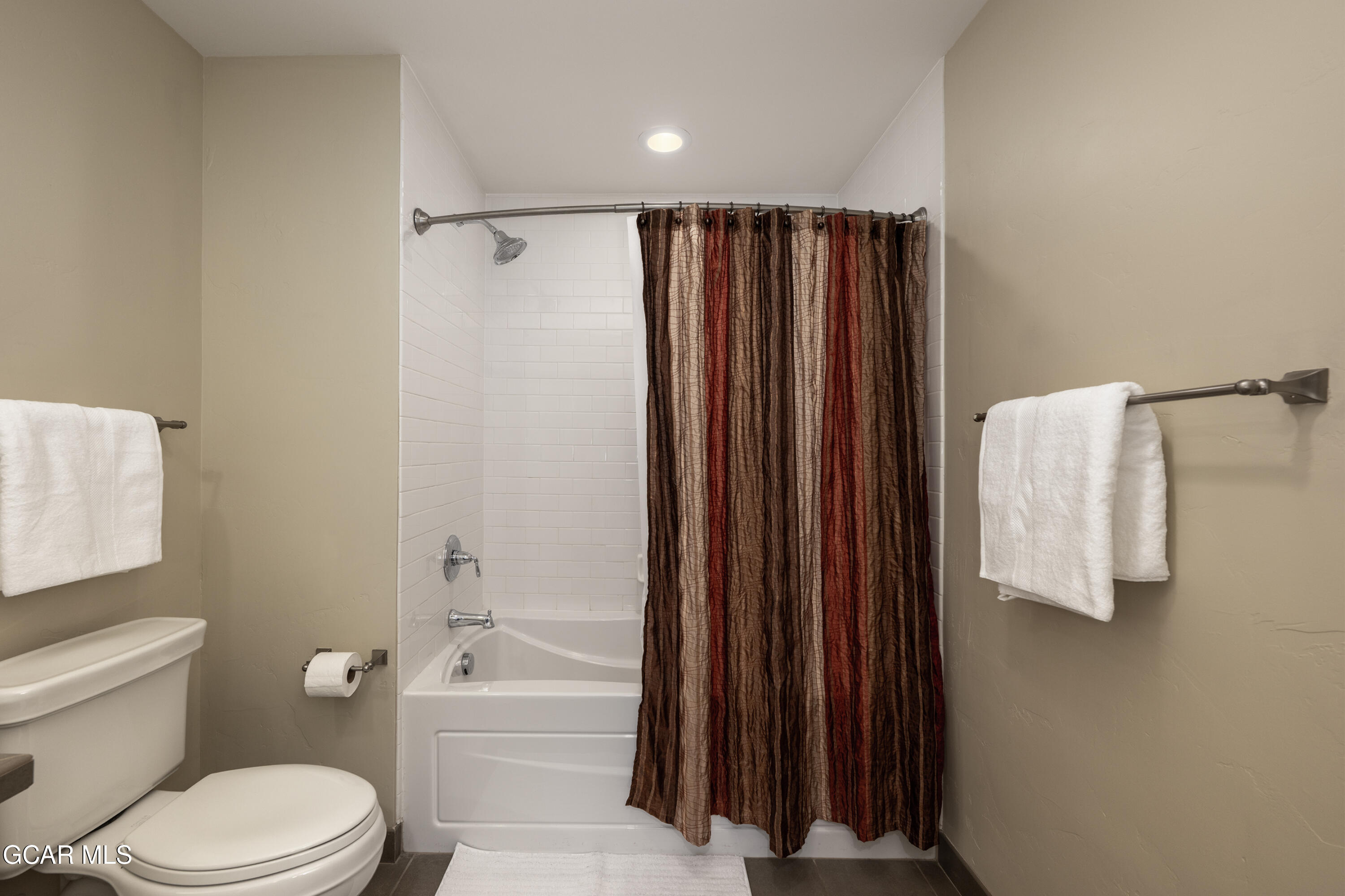 300 BASE CAMP Circle 411