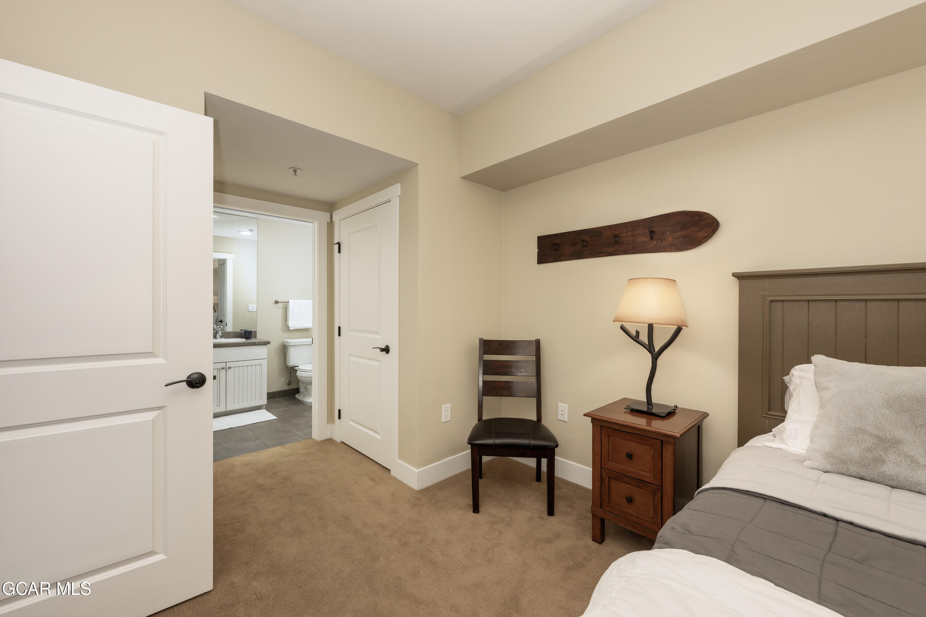 300 BASE CAMP Circle 411