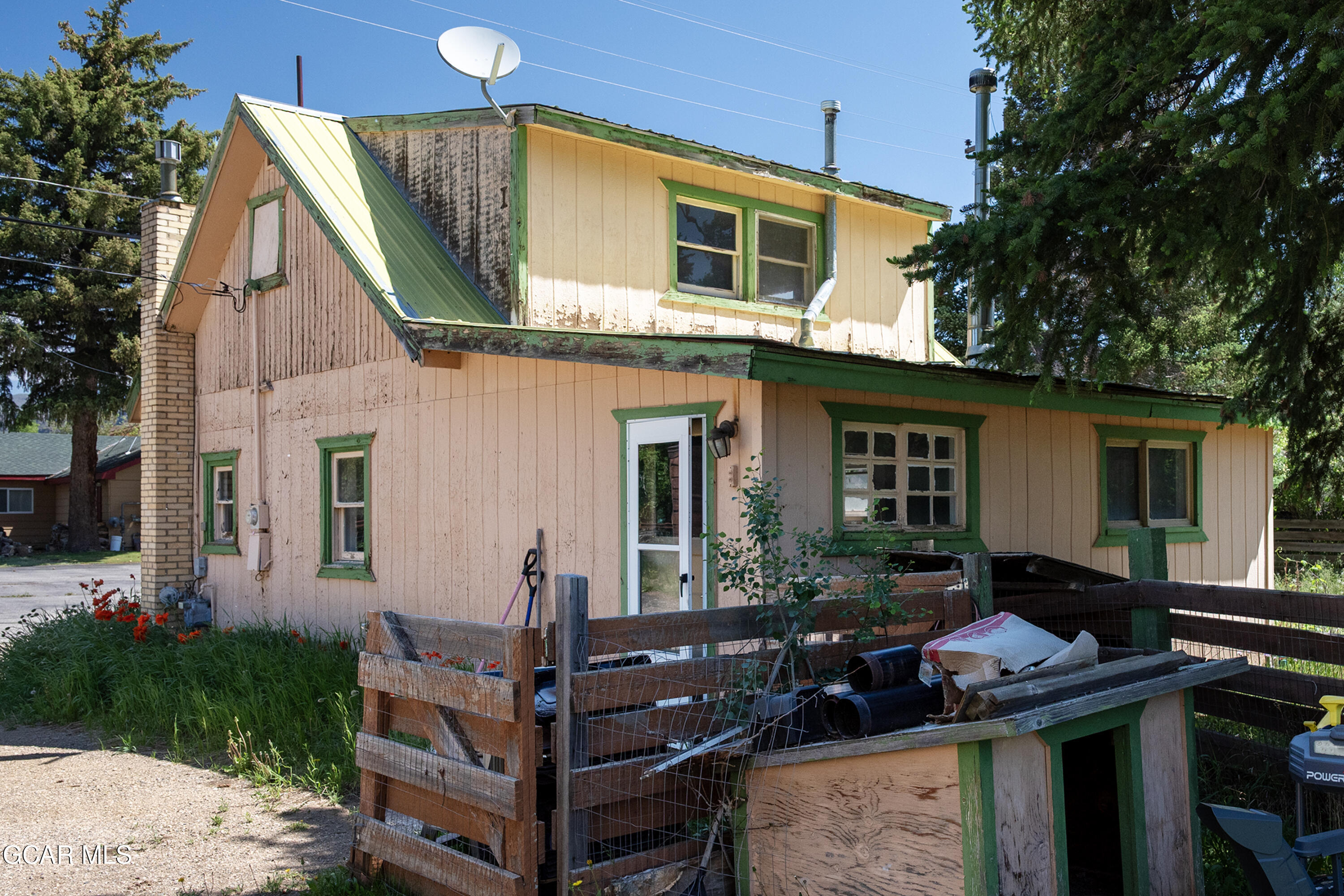613 HEMLOCK Street