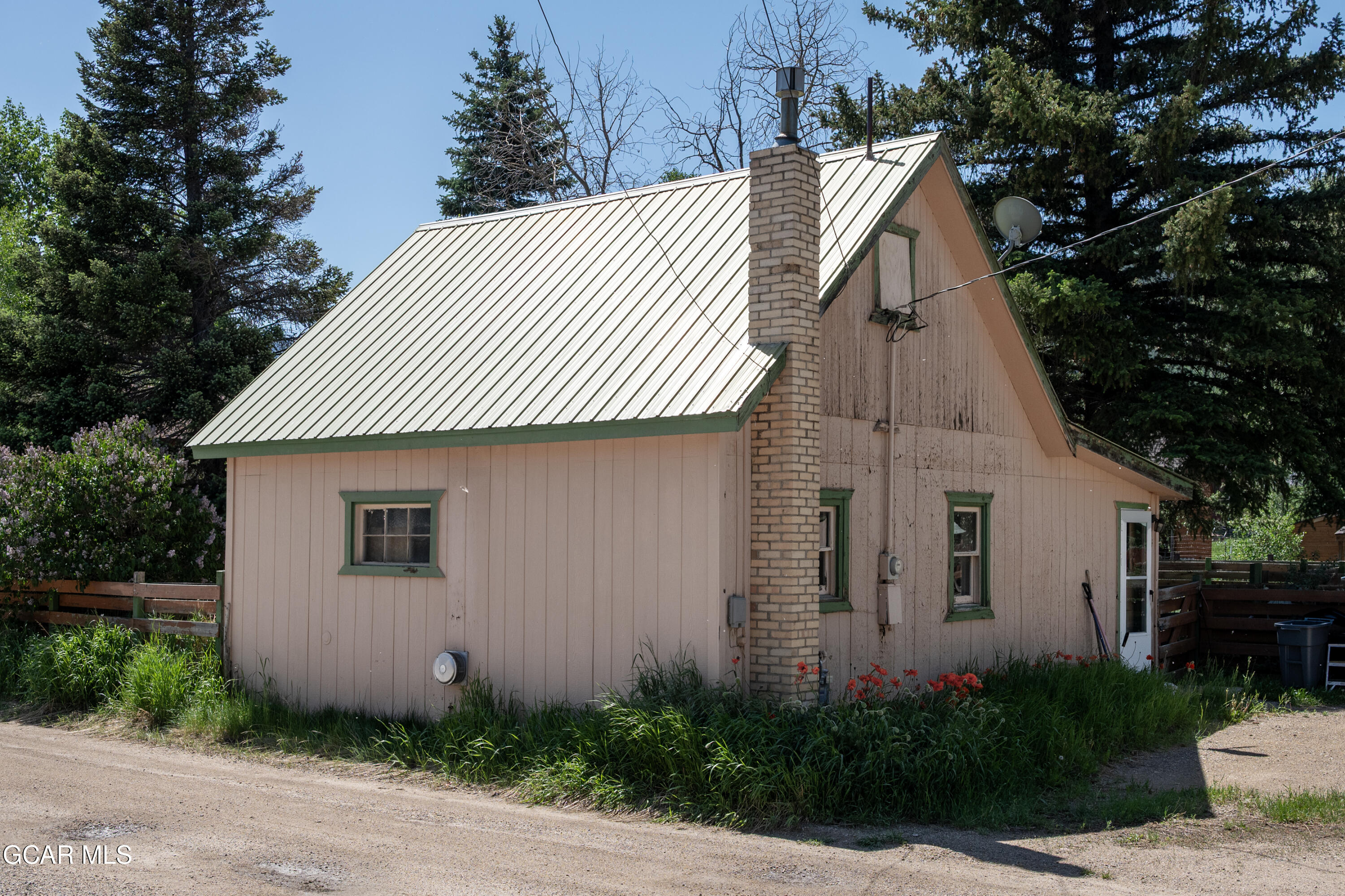 613 HEMLOCK Street