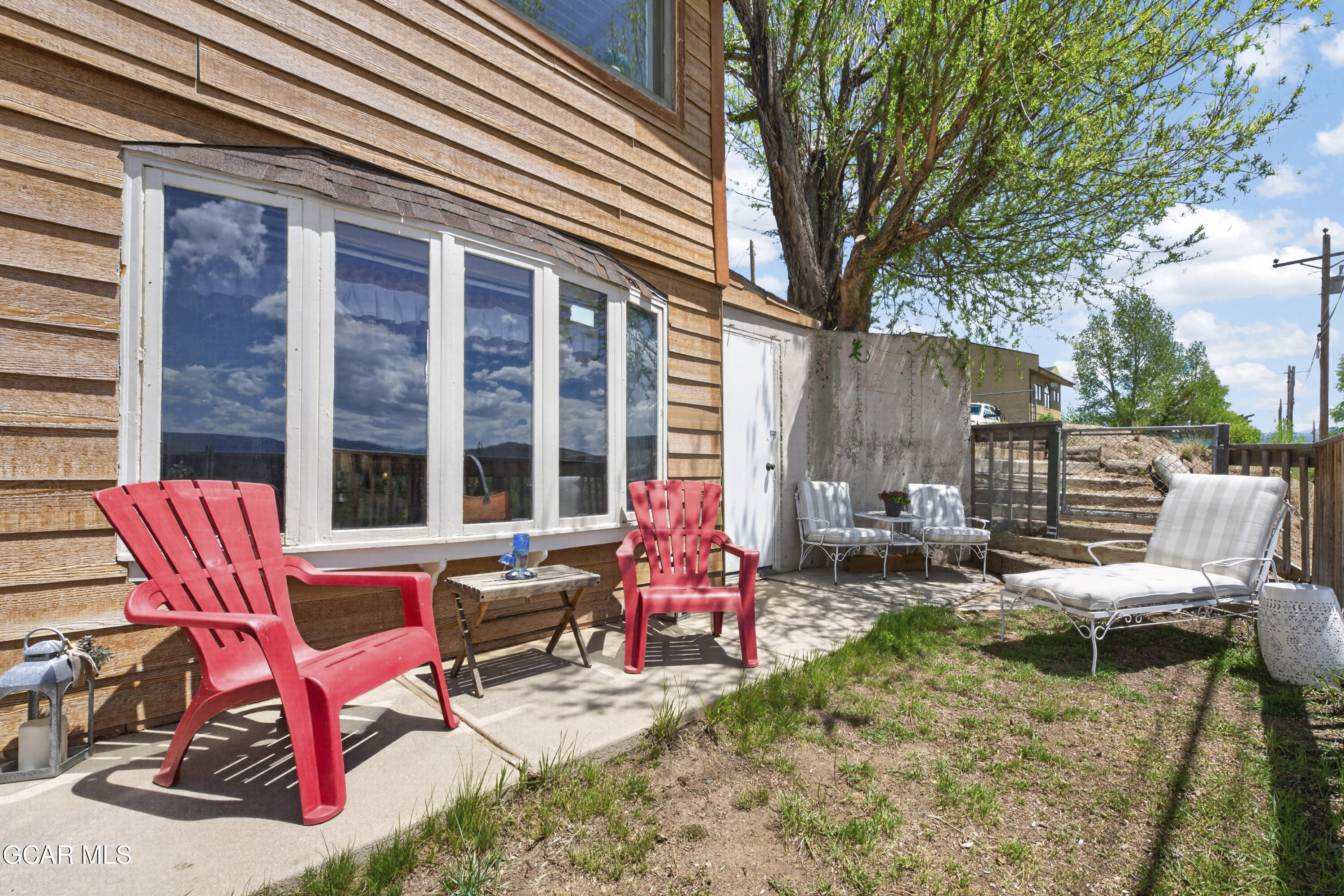 242 East AGATE Avenue