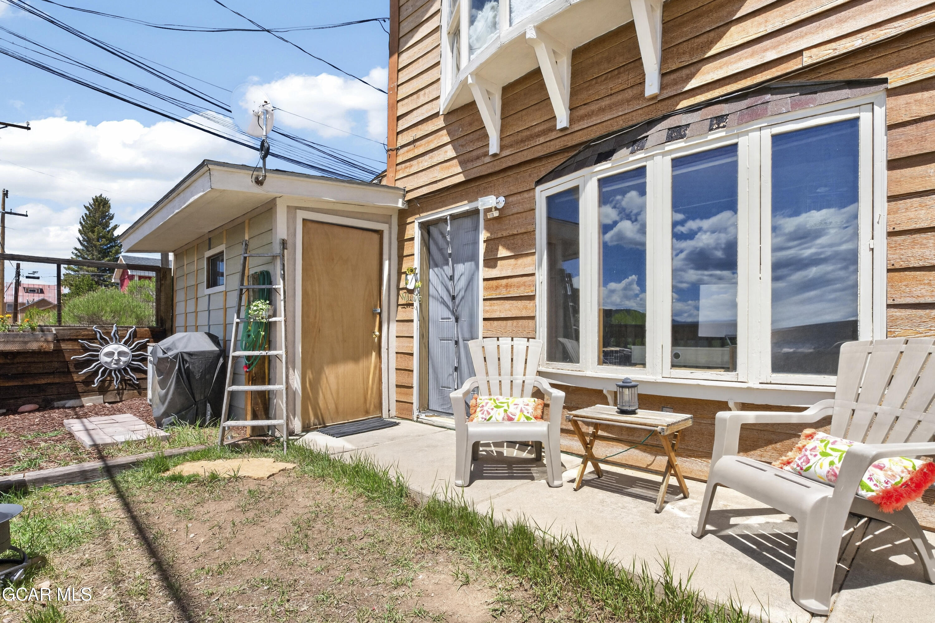 242 East AGATE Avenue