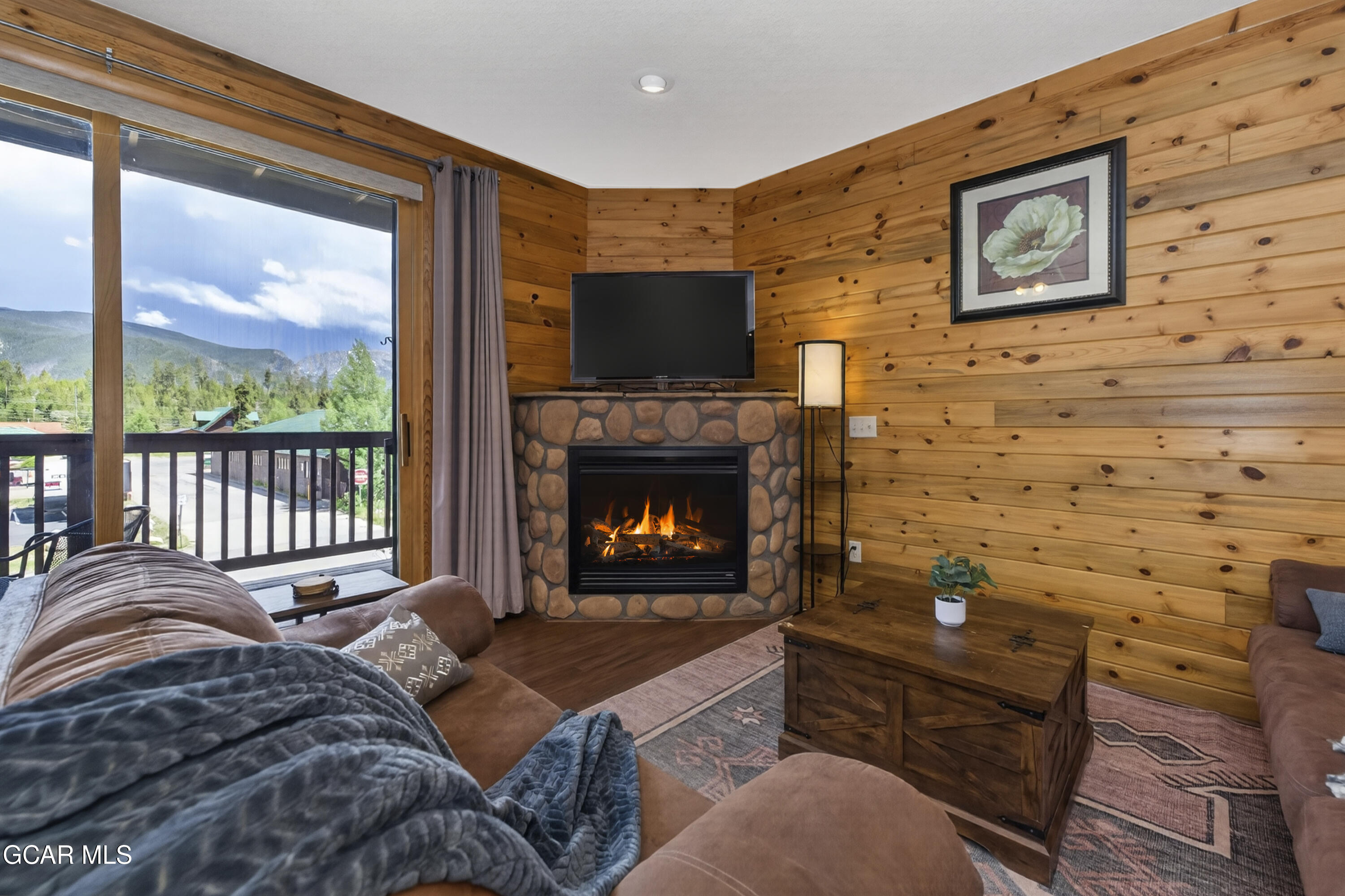 207 Bella Vista Court 216