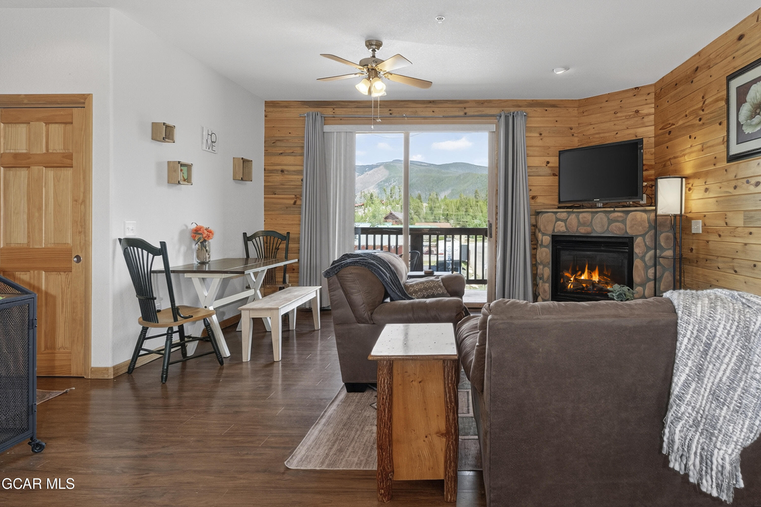 207 Bella Vista Court 216