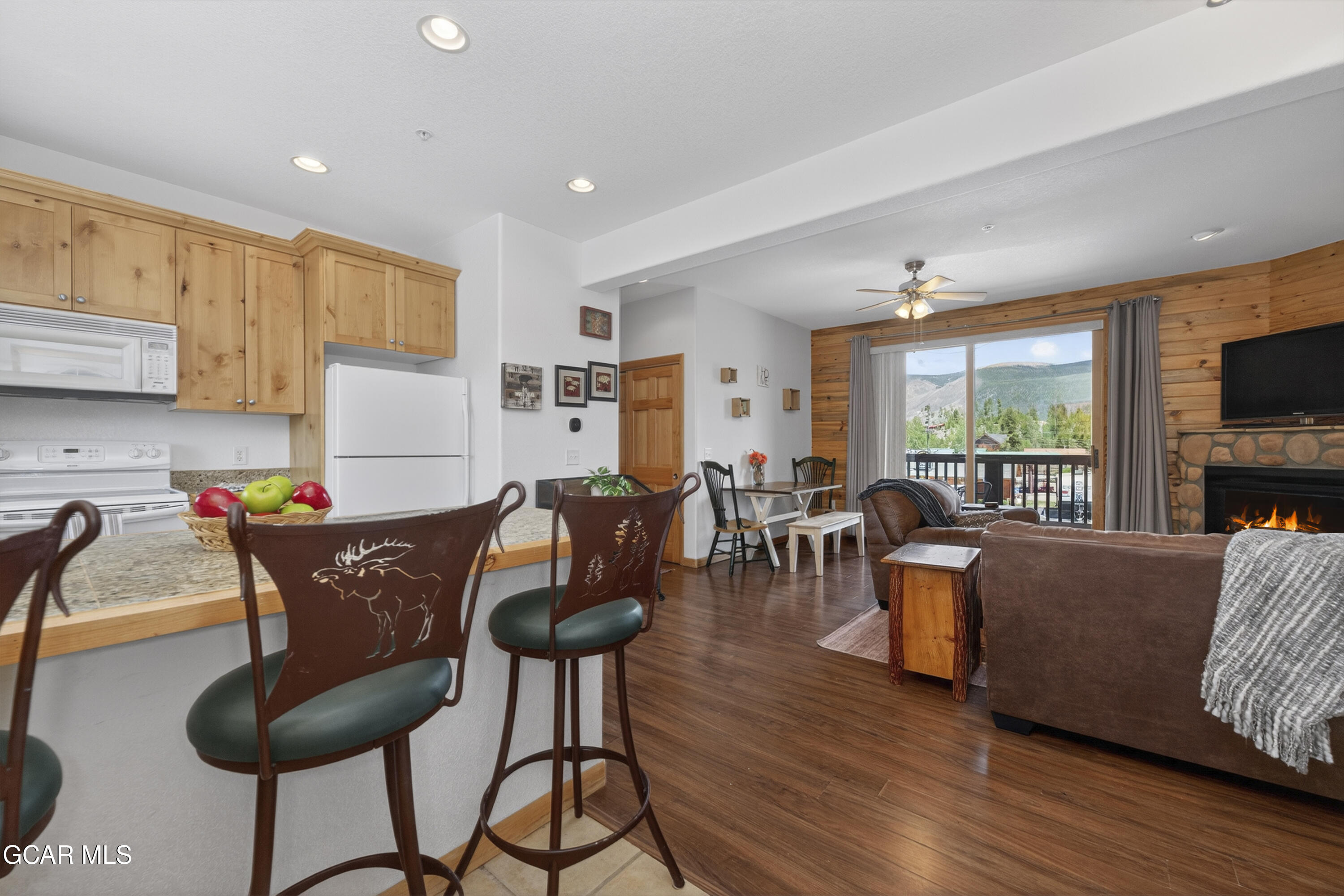 207 Bella Vista Court 216