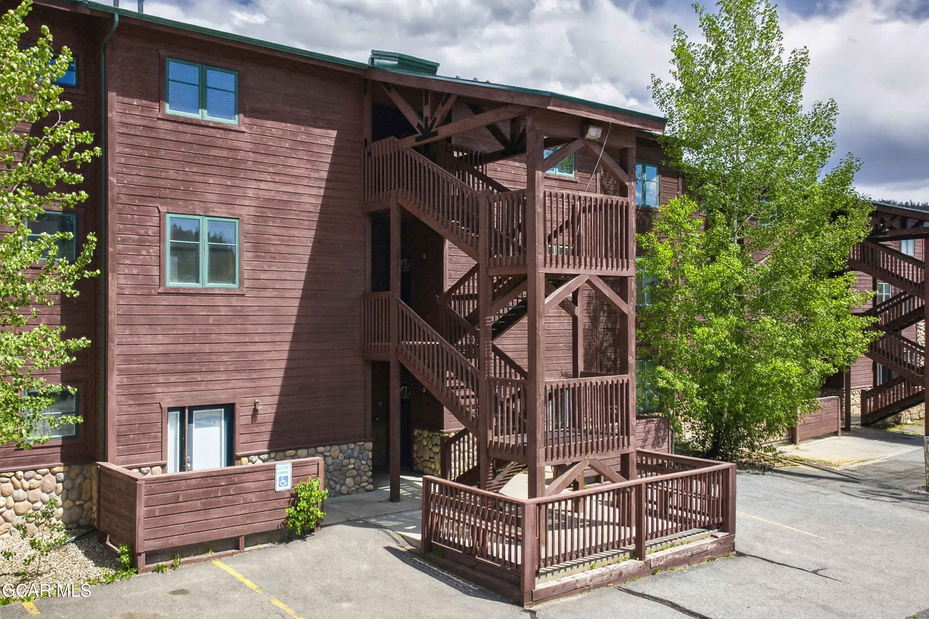 207 Bella Vista Court 216