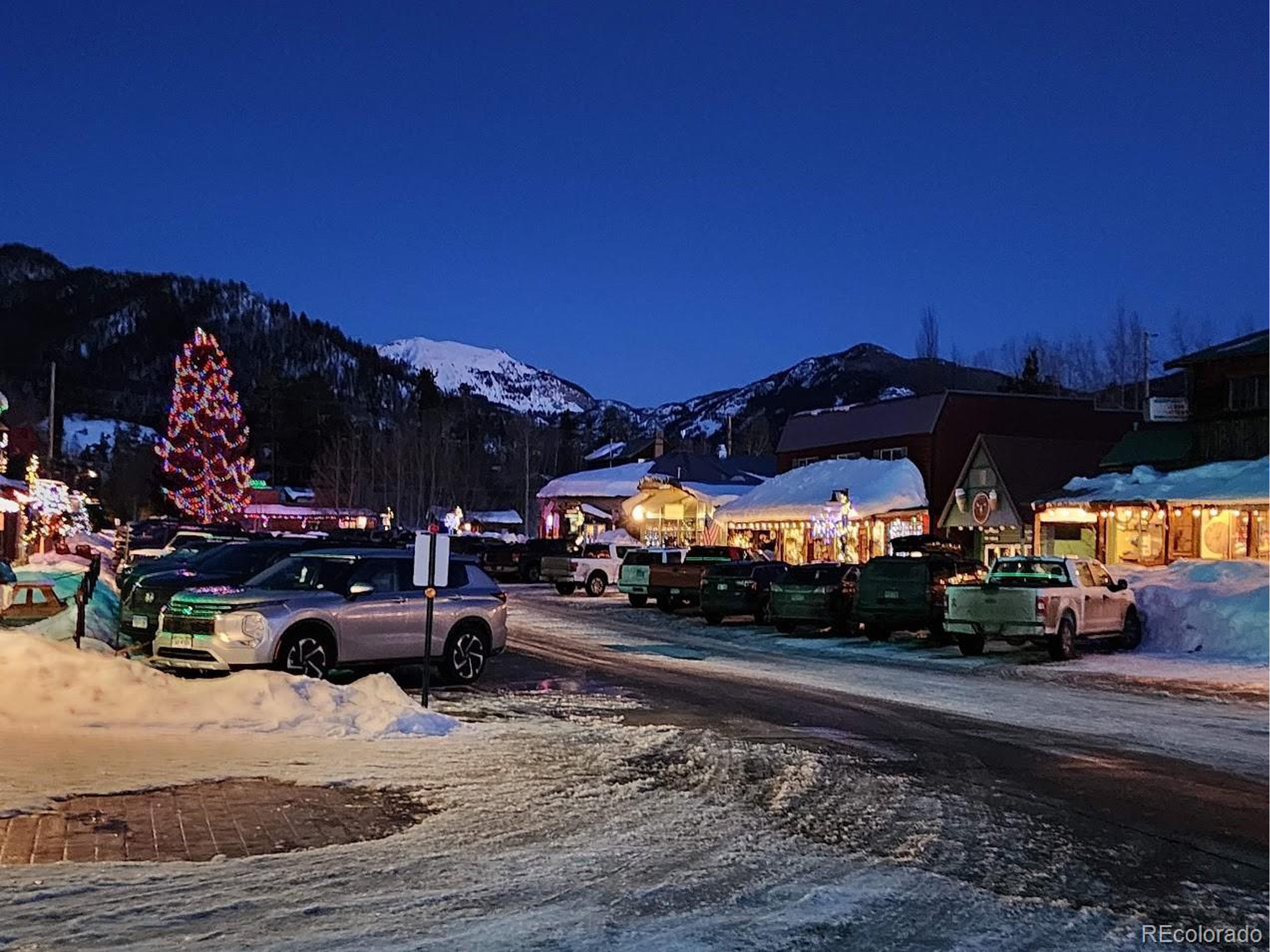 21 County Road 4602 Grand Lake