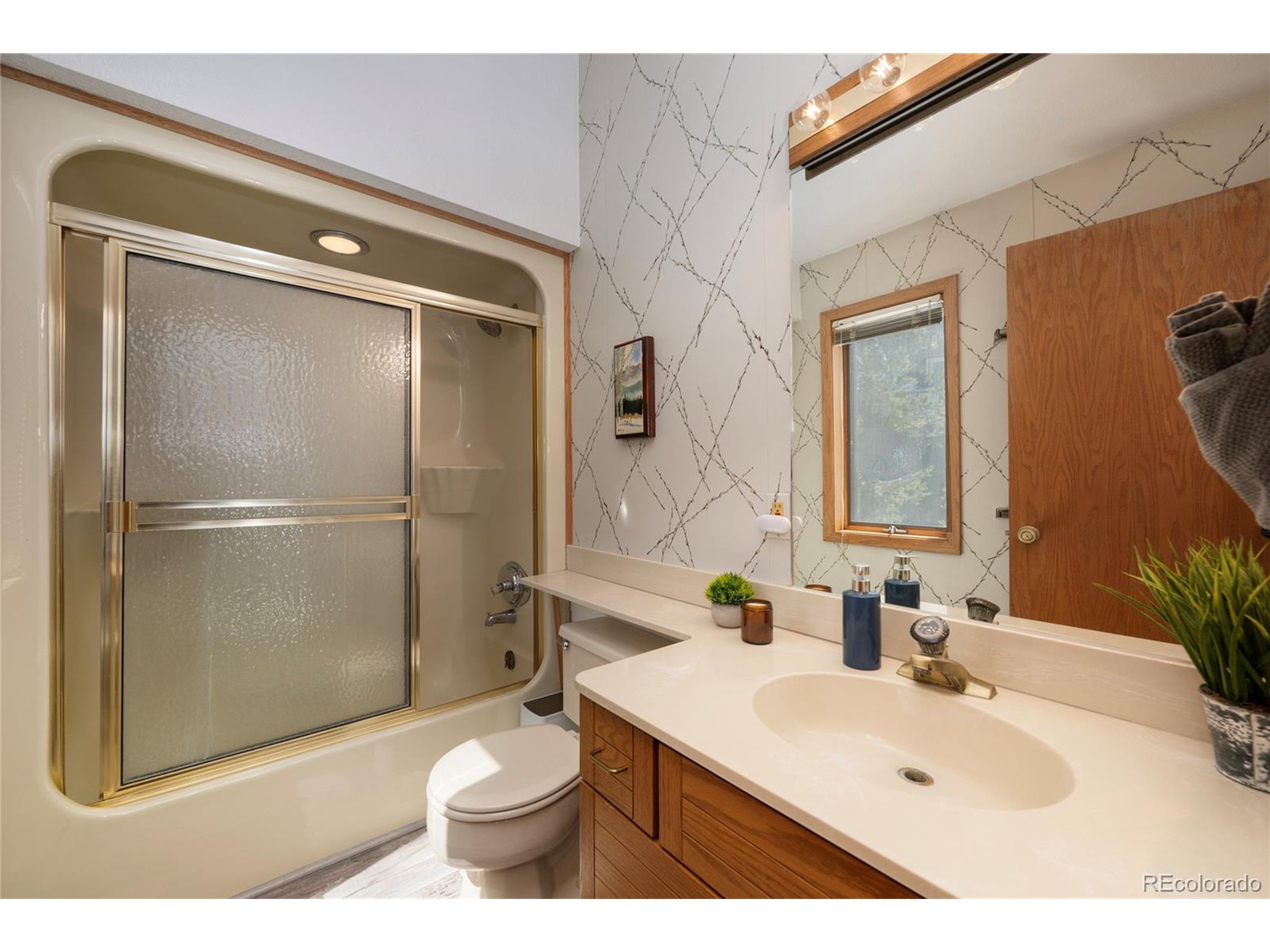 100 Bryant Blvd 11 Fraser Unit: 11