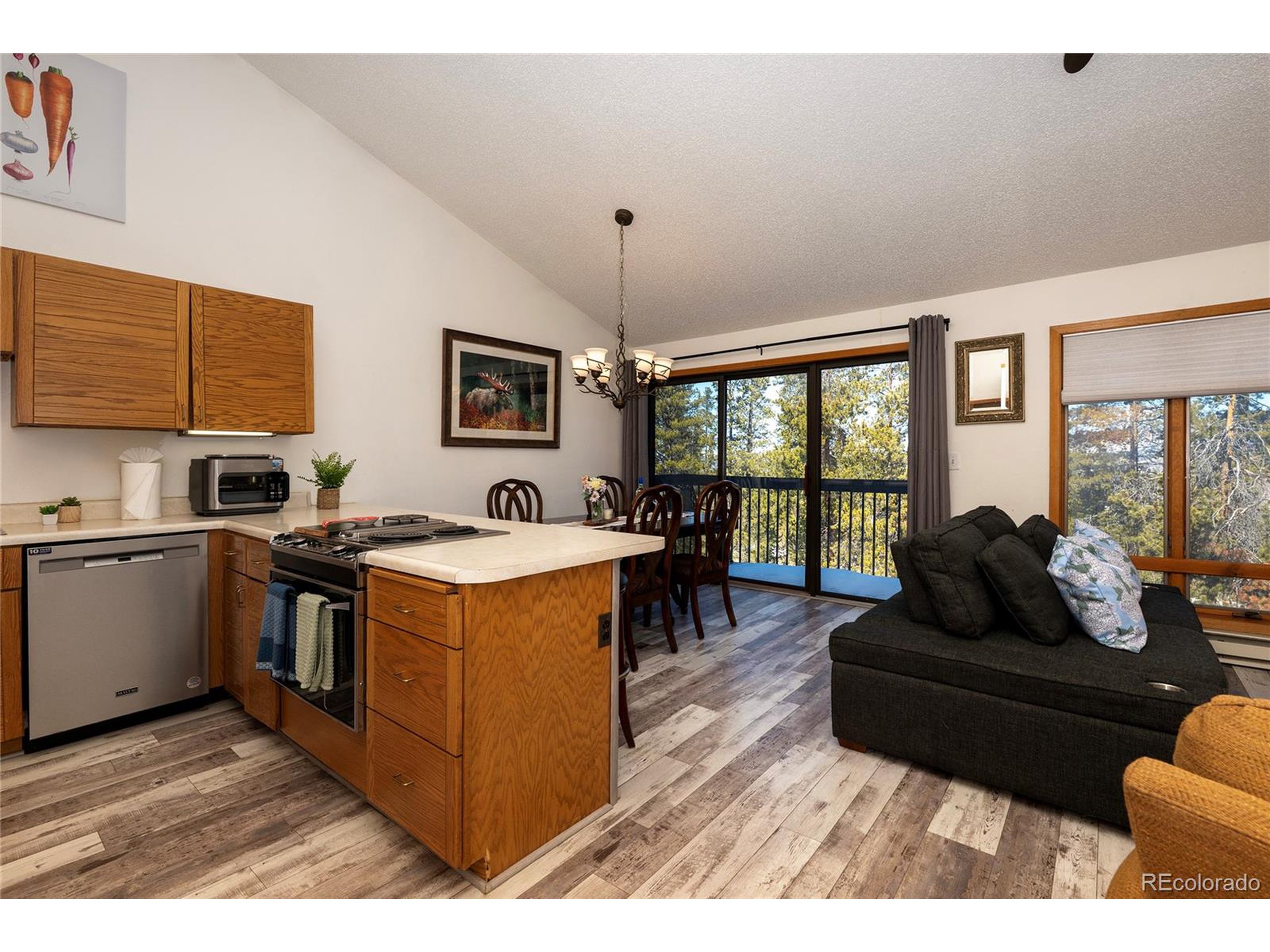 100 Bryant Blvd 11 Fraser Unit: 11