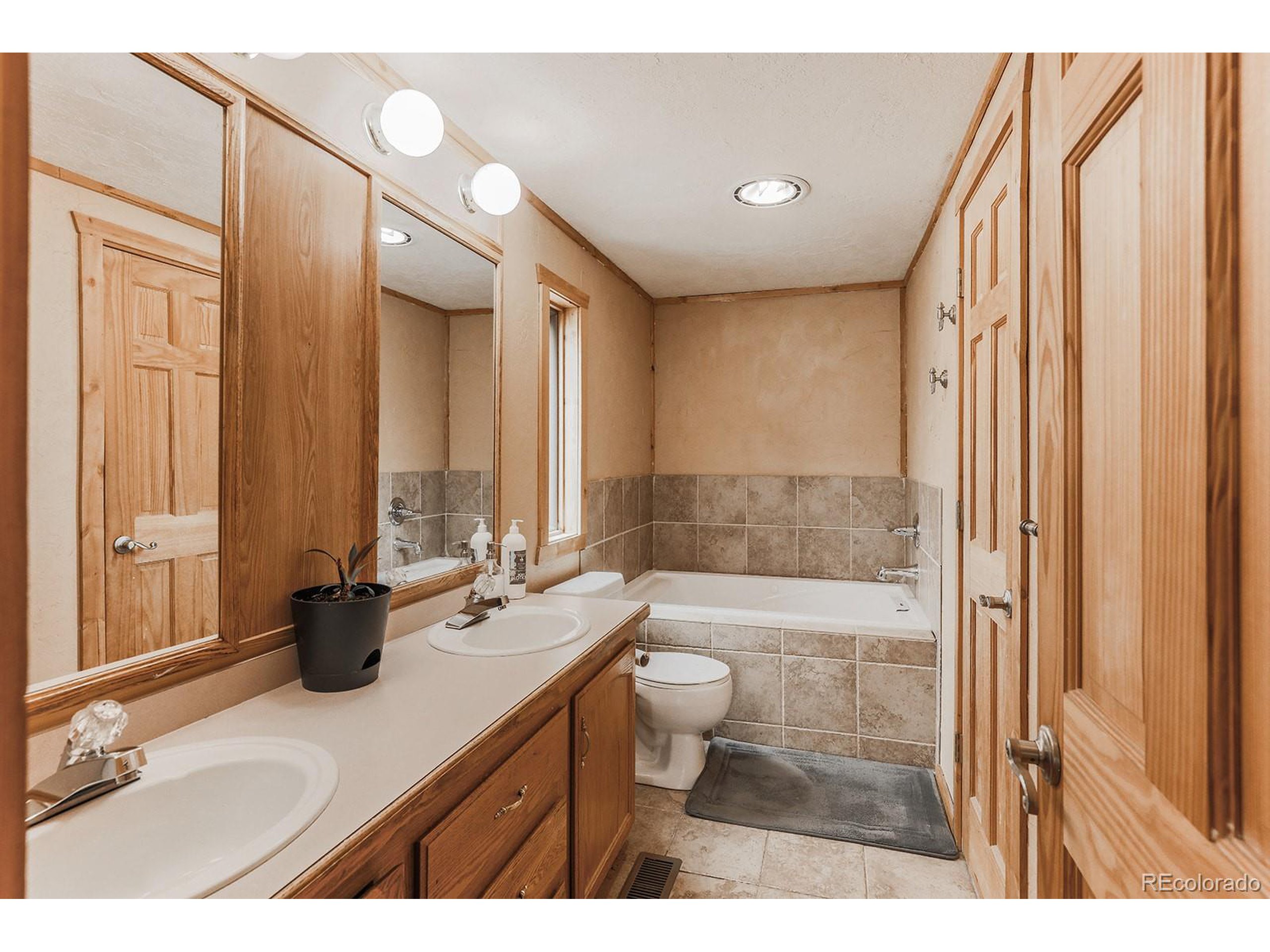 833 E Agate Ave 12 Granby Unit: 12