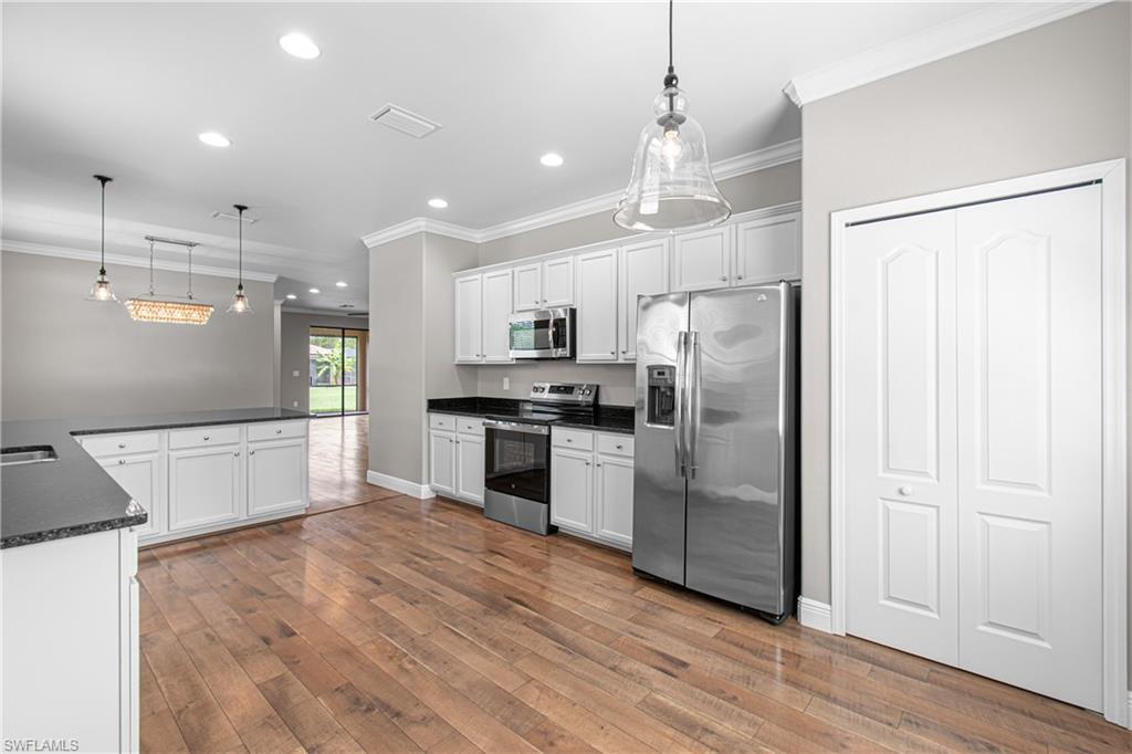 9481 River Otter DR, FORT MYERS