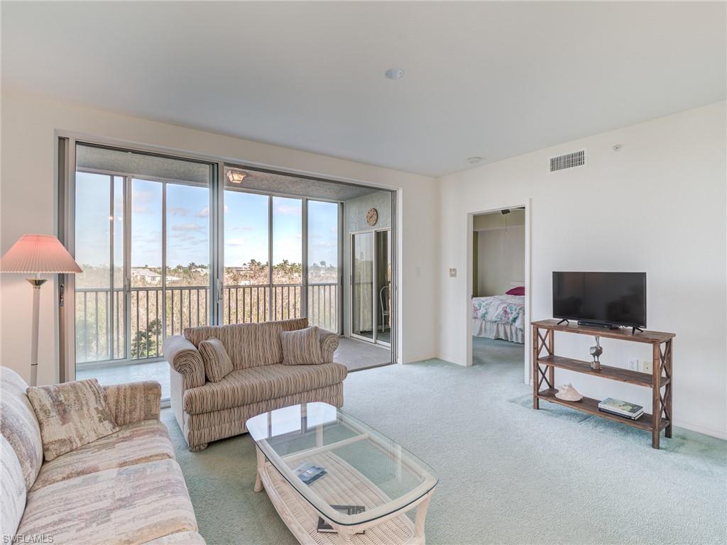 22712 Island Pines WAY # 301