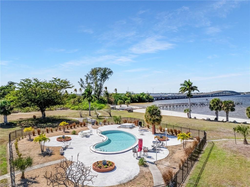 12498 Riverside DR 205