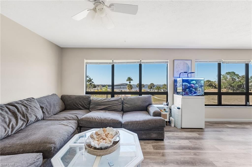 12498 Riverside DR 205
