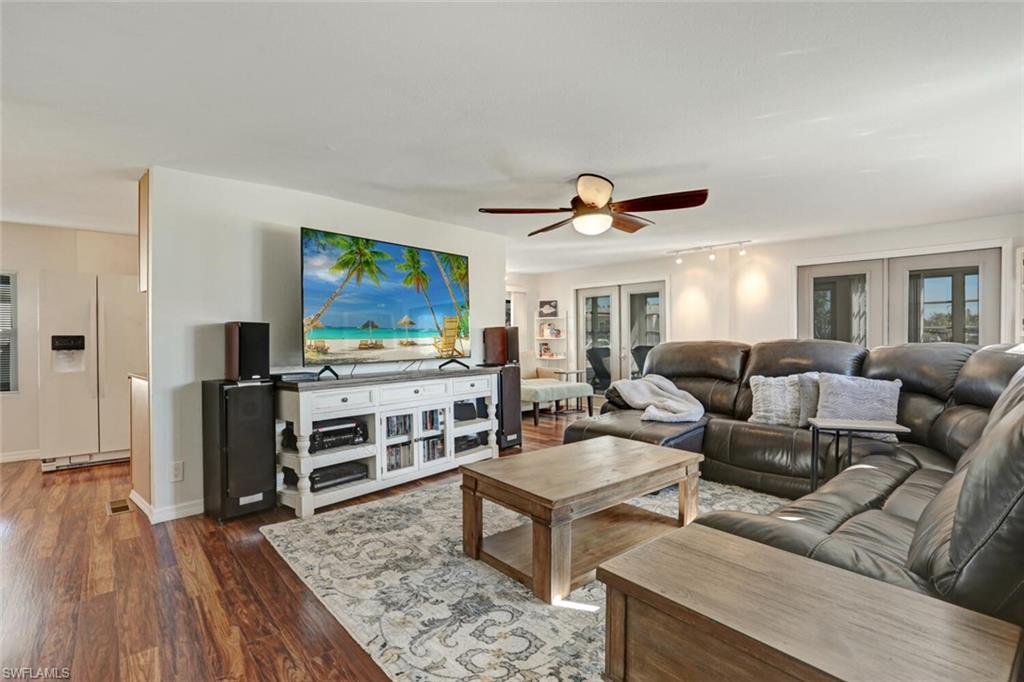 9 Cannes DR
