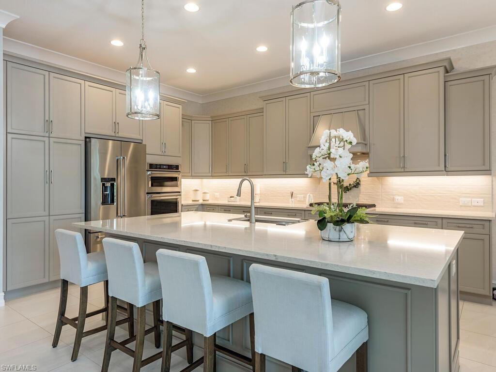 6197 MEGANS BAY DR