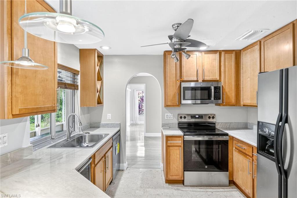 541 Landmark DR