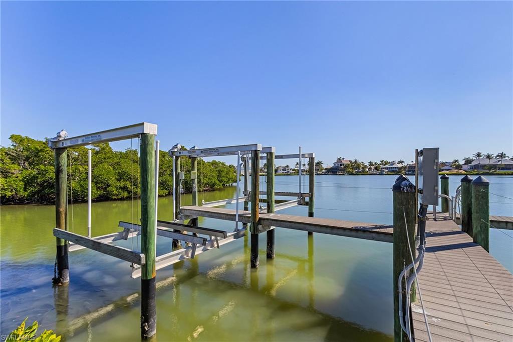 5801 Cape Hickory CT