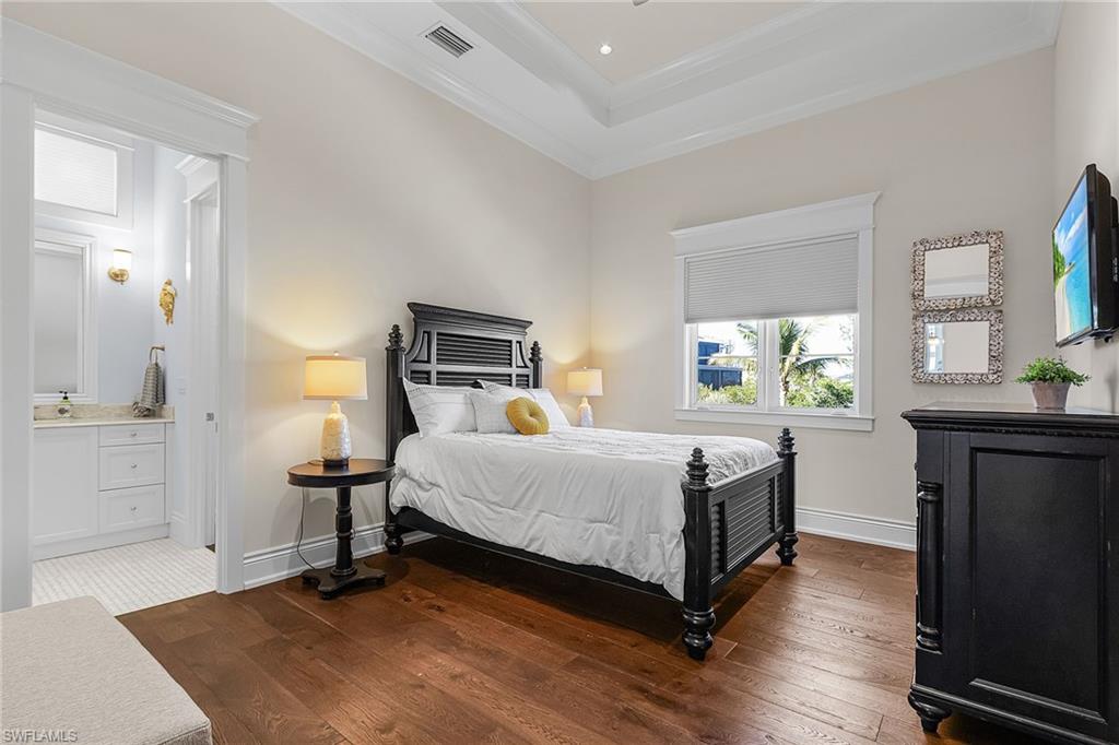 5801 Cape Hickory CT