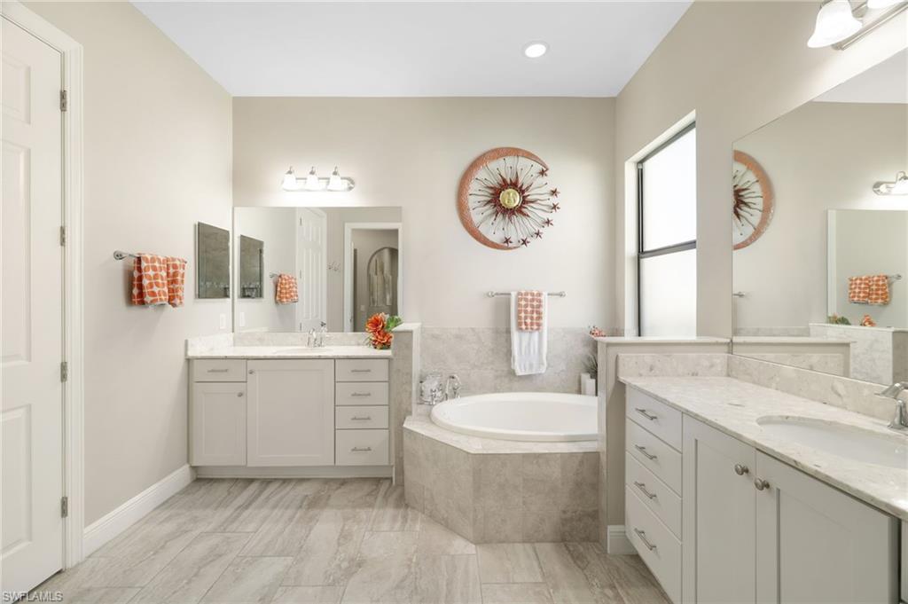 10085 Avalon Lake CIR