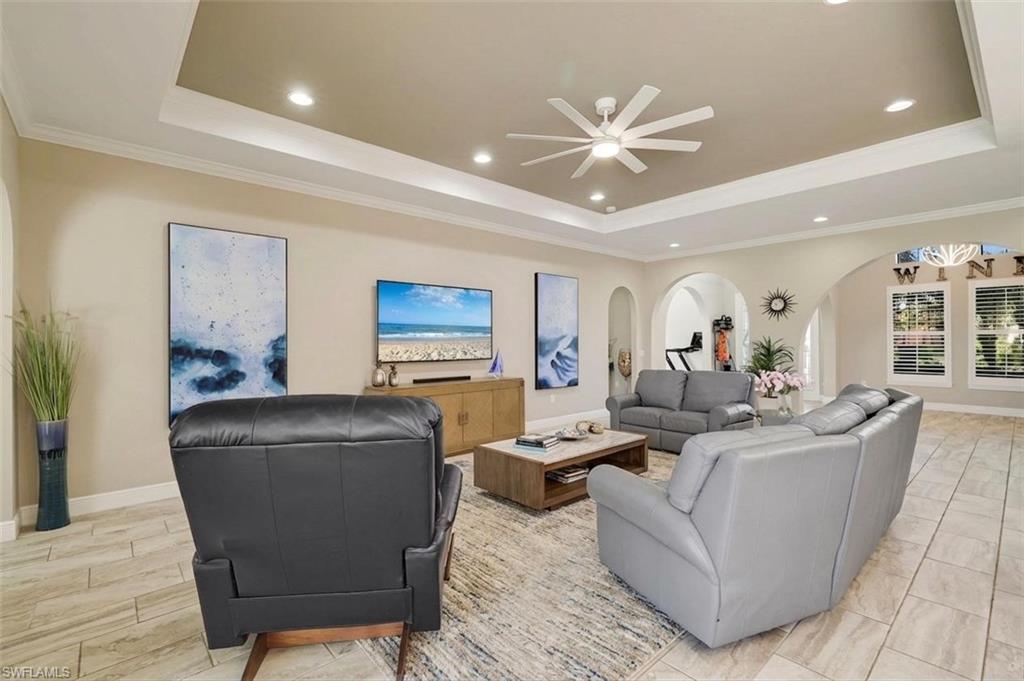 10085 Avalon Lake CIR