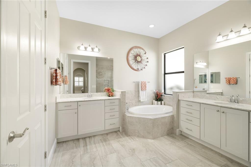 10085 Avalon Lake CIR