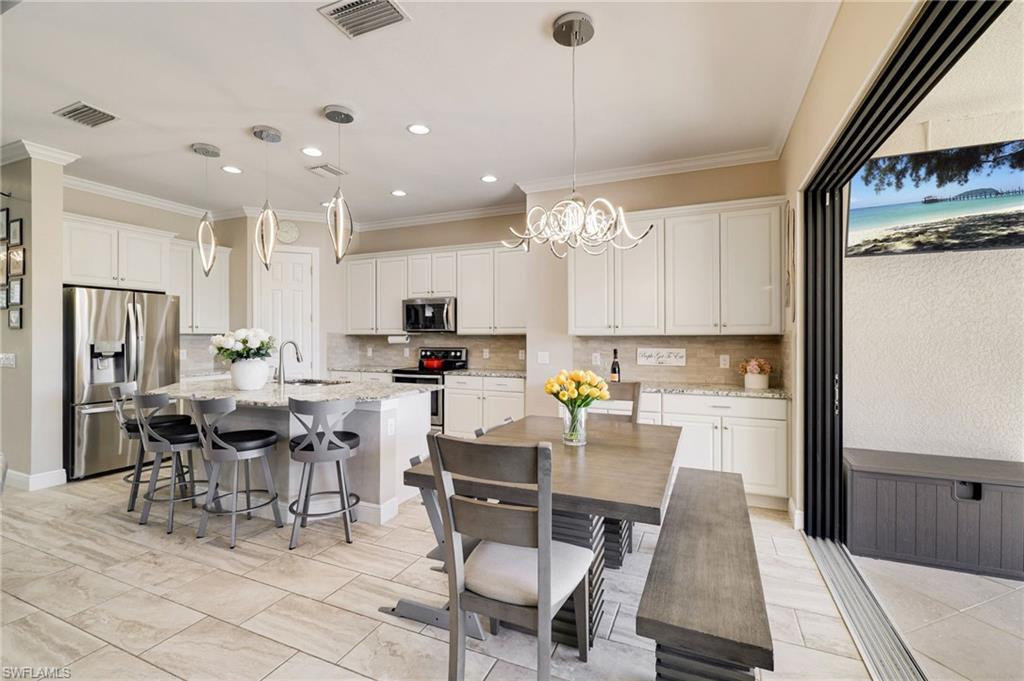 10085 Avalon Lake CIR