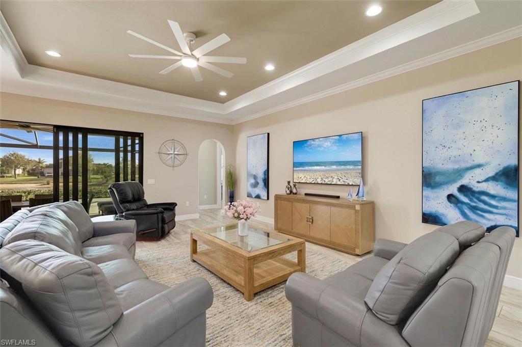 10085 Avalon Lake CIR