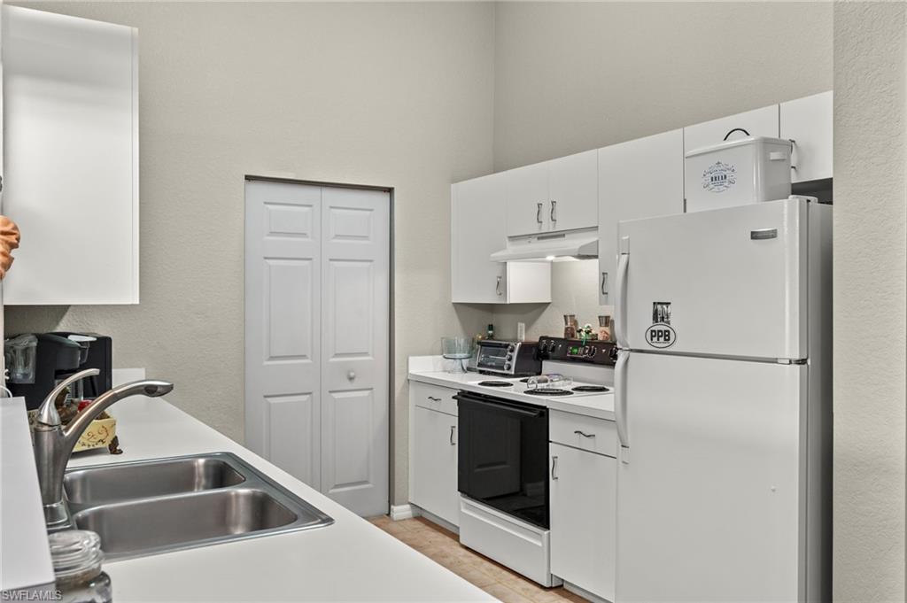 27083 Matheson AVE 208