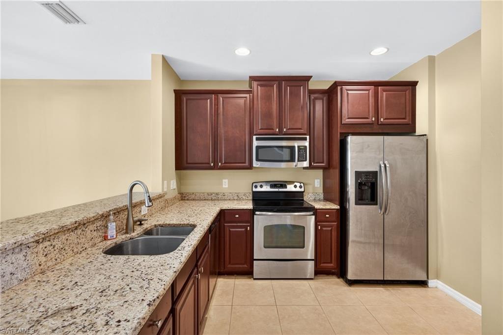 3806 Clearbrook LN