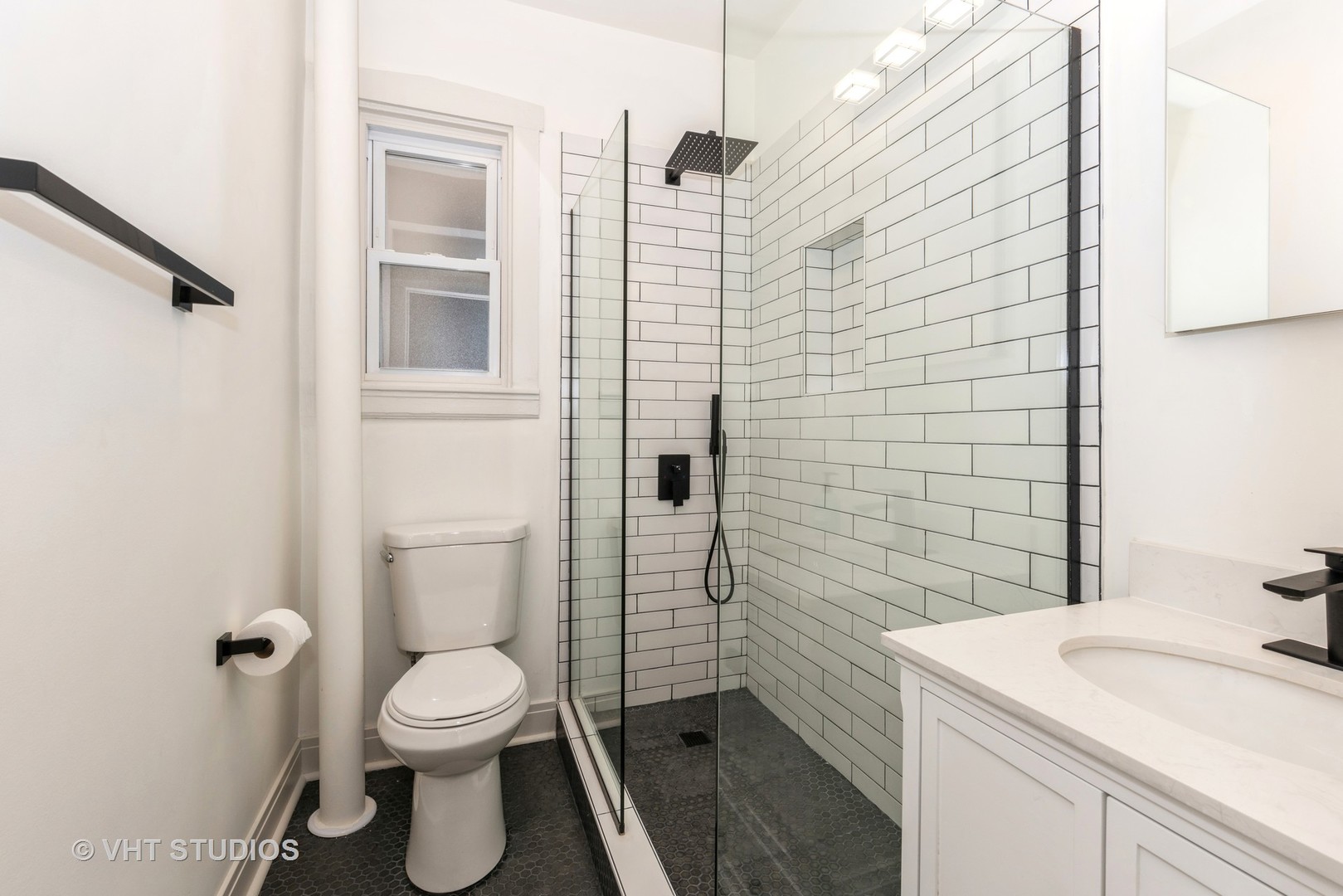 2037 W Cullerton Street Unit: 1
