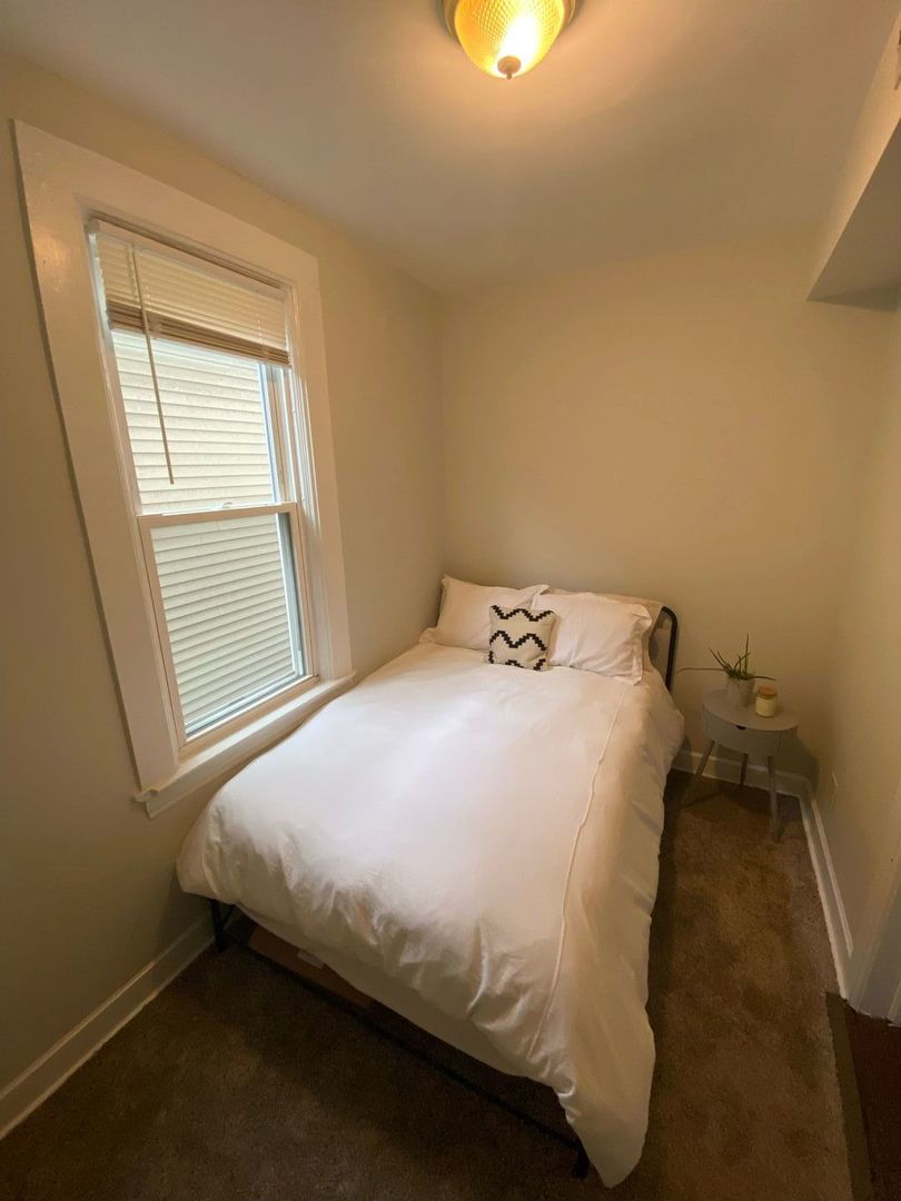 2037 W Cullerton Street Unit: 1