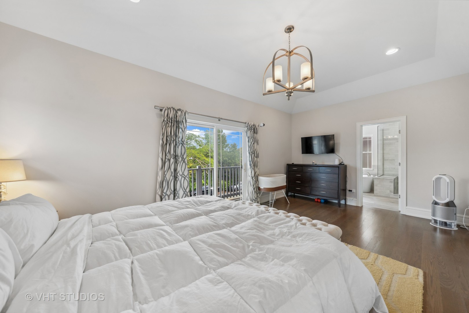 3650 N Avondale Avenue