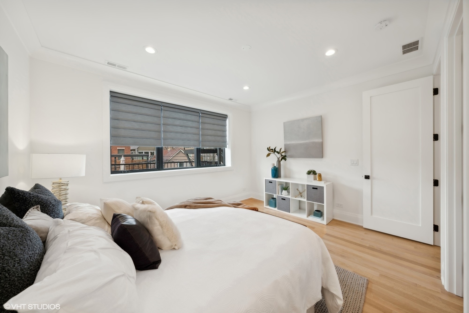 2650 N Racine Avenue Unit: 2