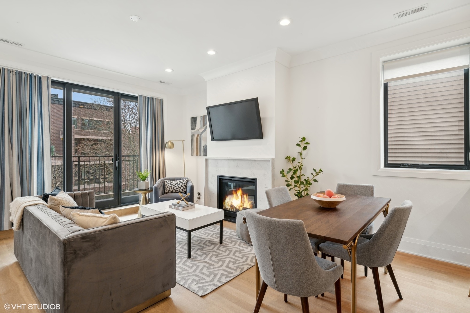 2650 N Racine Avenue Unit: 2