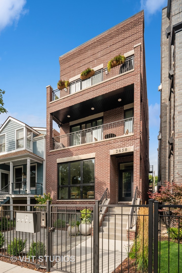 2650 N Racine Avenue Unit: 2