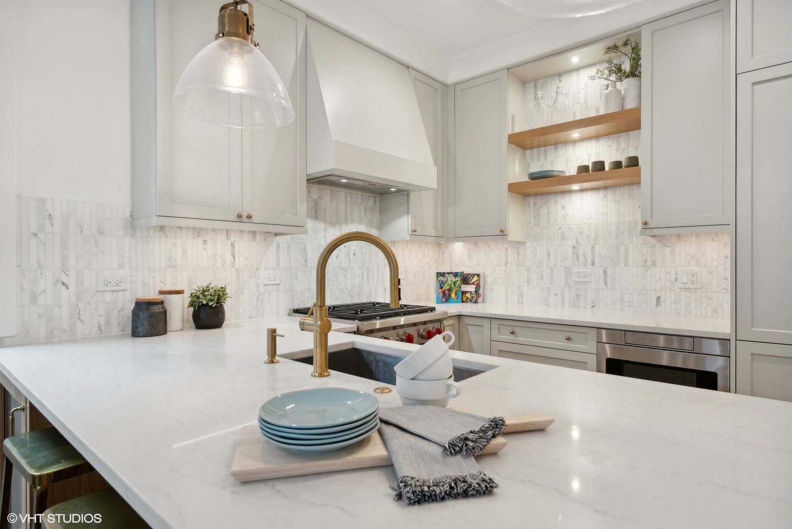 2650 N Racine Avenue Unit: 2