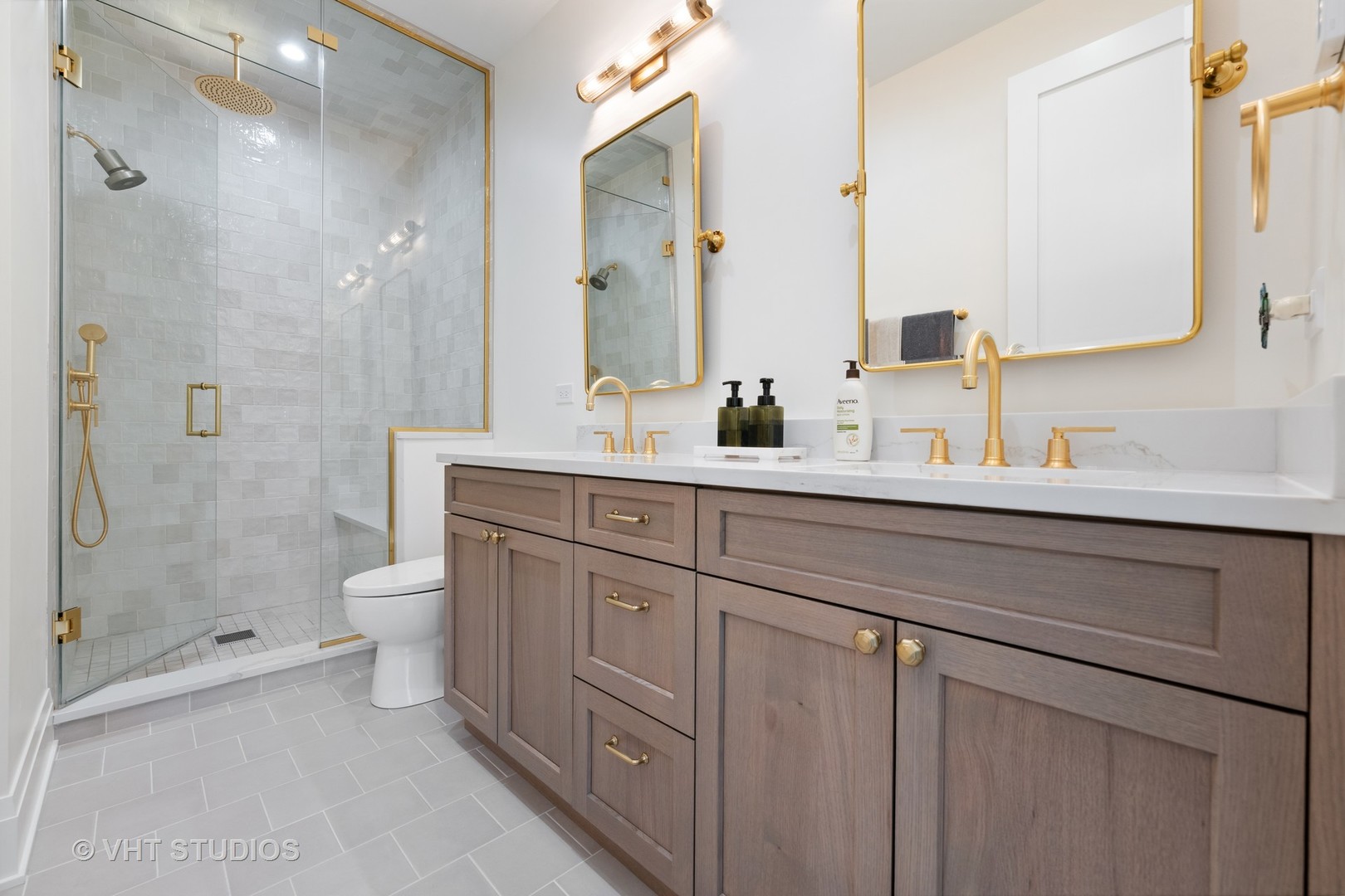 2650 N Racine Avenue Unit: 2