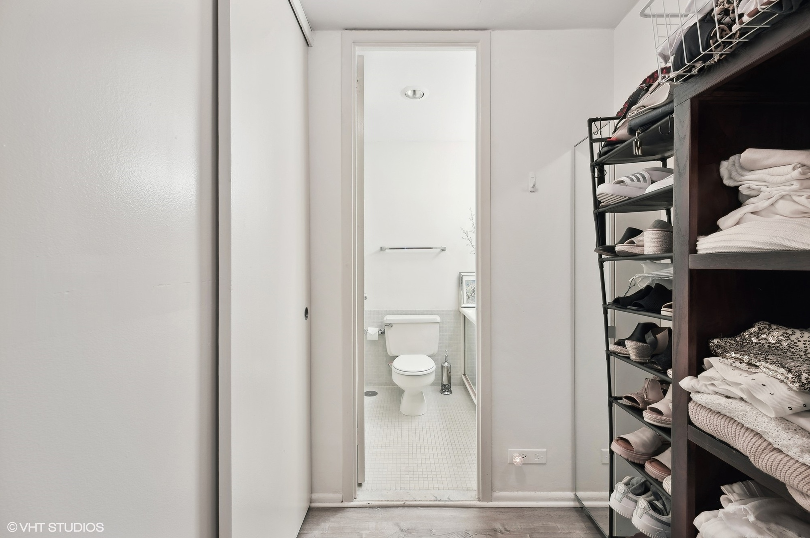 2400 N Lakeview Avenue Unit: 605