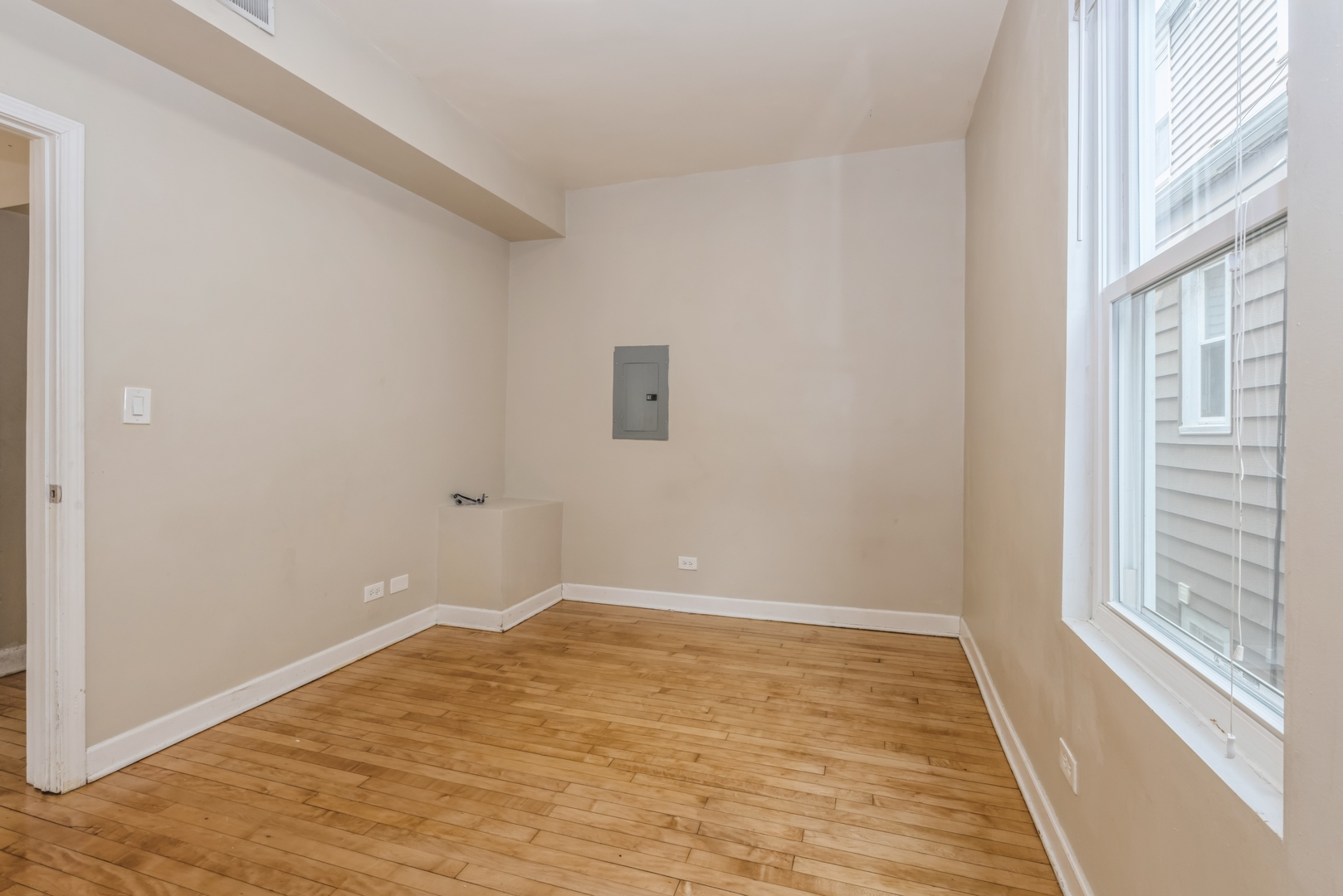 3114 N Monticello Avenue Unit: 2