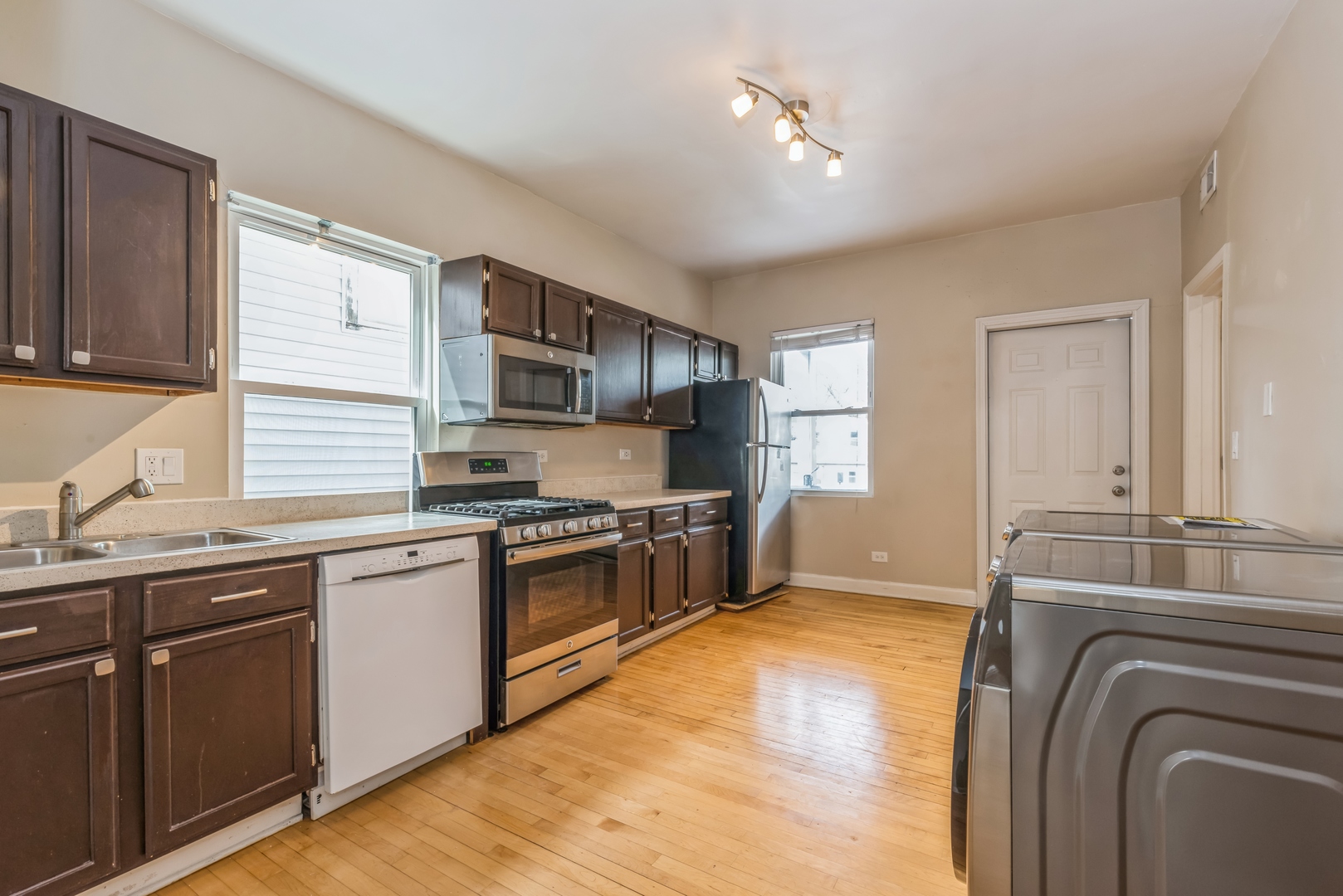 3114 N Monticello Avenue Unit: 2