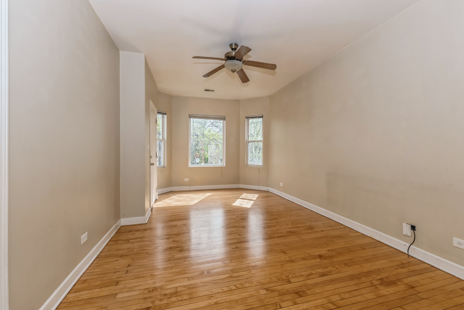 3114 N Monticello Avenue Unit: 2