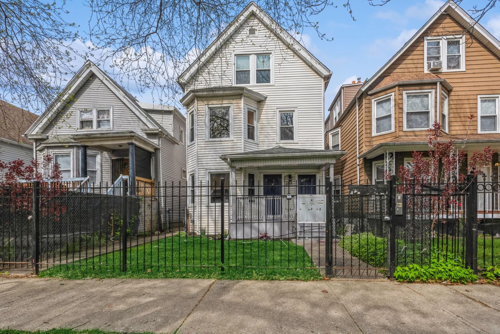 3114 N Monticello Avenue Unit: 2