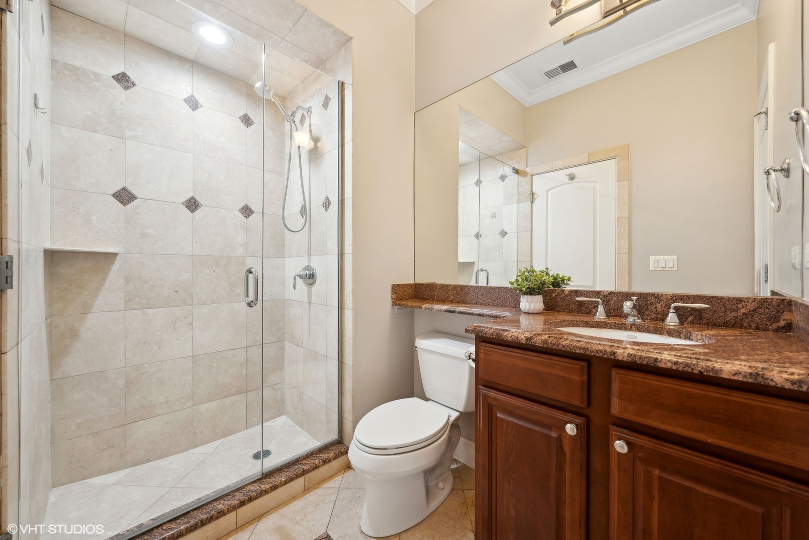 3251 N Kenmore Avenue Unit: 3