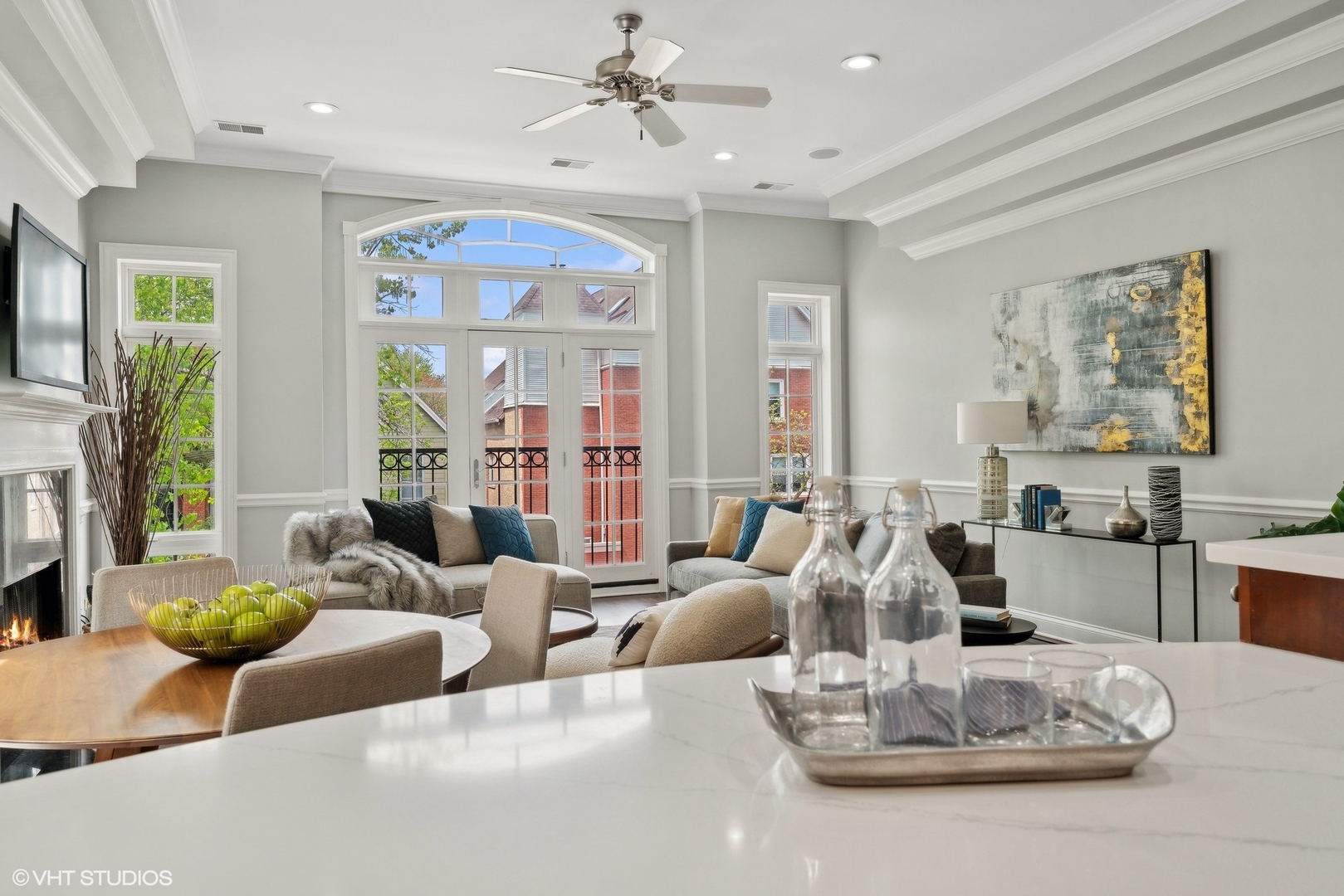 3251 N Kenmore Avenue Unit: 3