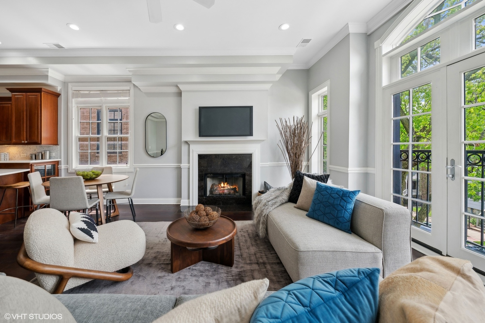 3251 N Kenmore Avenue Unit: 3