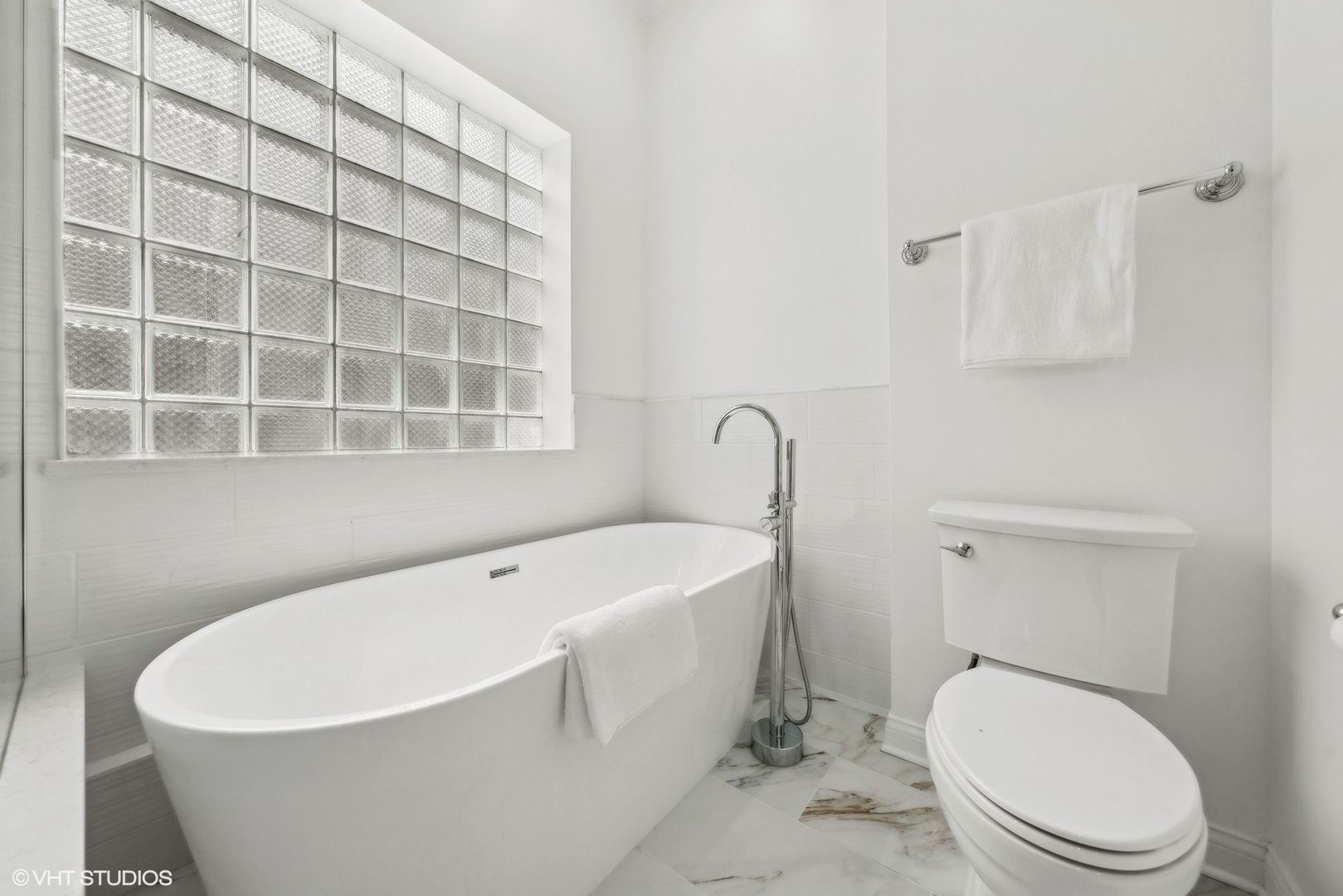 3251 N Kenmore Avenue Unit: 3