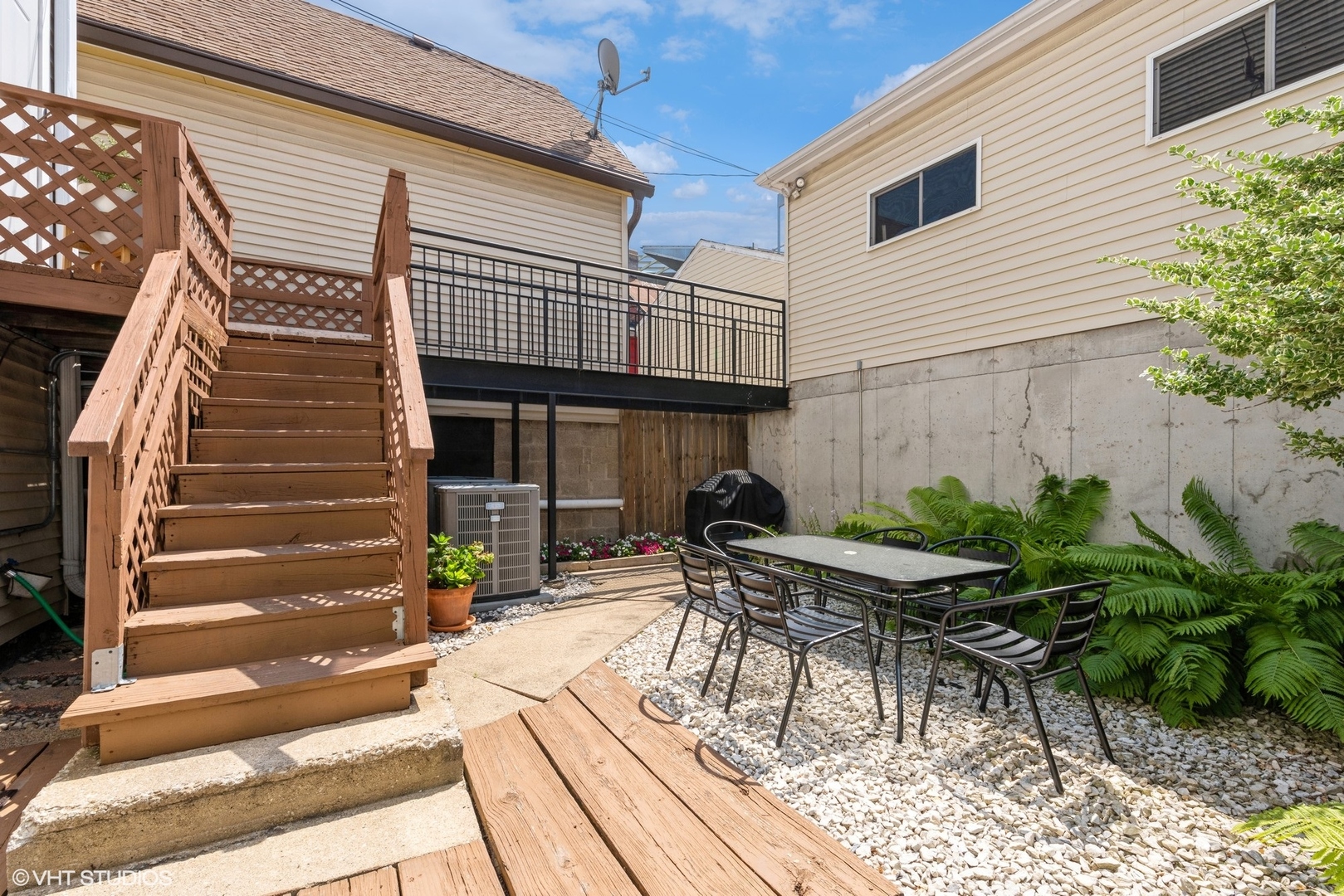 2037 W Cullerton Street Unit: 2